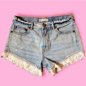 Free People High Rise Crochet Lace Hem Light Wash Shorts size 25 | Boho Beach